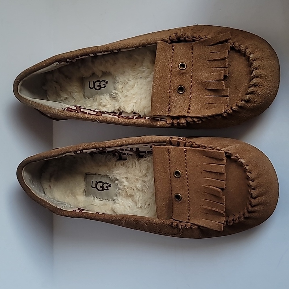 UGG Australia slippers faux sherpa womens 7 tan comfy flexible sole cozy